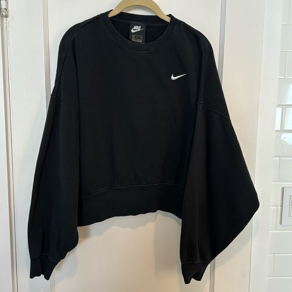 Nike cropped sweatshirt size S